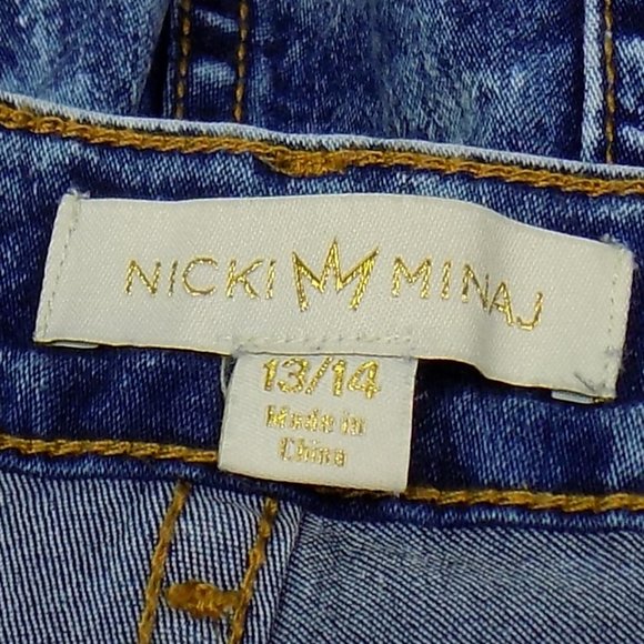 Nicki Minaj Denim Mid-Rise Torn Look Riveted Shorts Size 13/14 - Picture 6 of 8